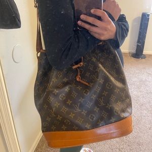Louis Vuitton, GM bucket bag